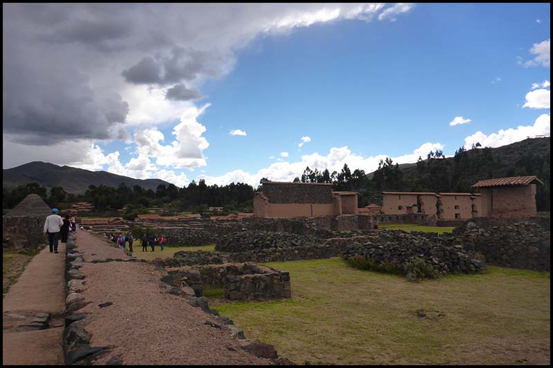 Complexo Arqueológico de Raqchi.